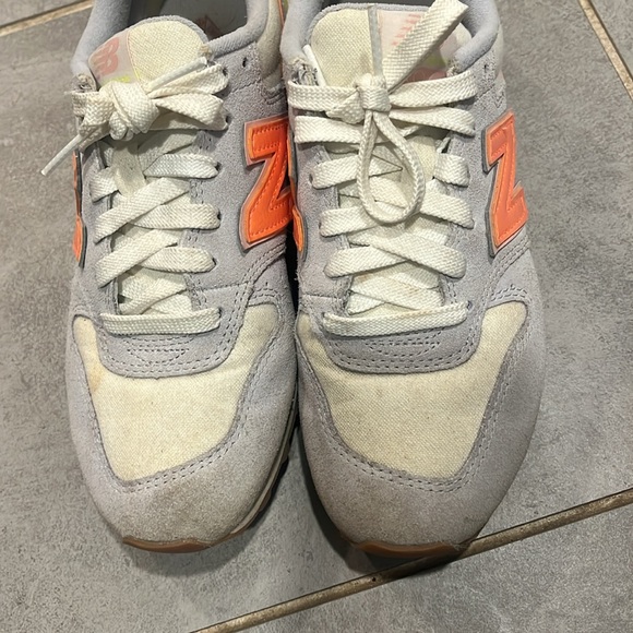 New balance sneakers - Picture 2 of 5